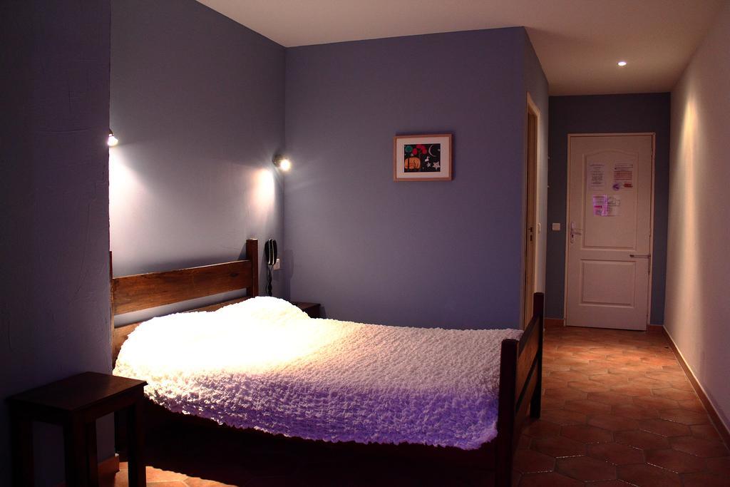 Hotel Le Couloubrier Le Muy Cameră foto