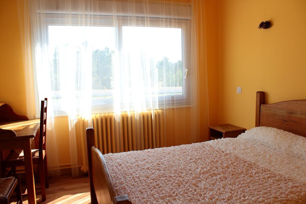 Hotel Le Couloubrier Le Muy Cameră foto