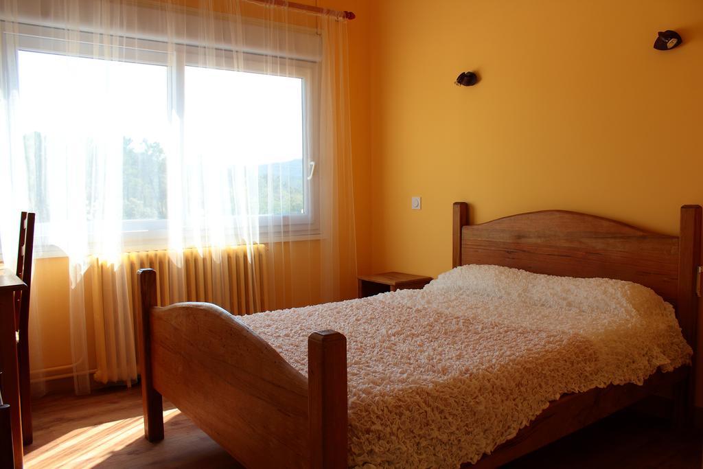 Hotel Le Couloubrier Le Muy Cameră foto